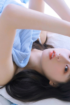 女同学喂我乳我掀她裙子